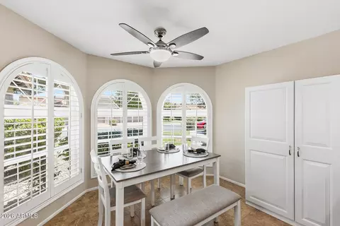 Dining - 4113 E Paradise Dr, Phoenix, AZ 85028 photo 3 of 3