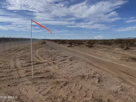 365 W Nn W Vineyard Rd #-, Tonopah, AZ 85354