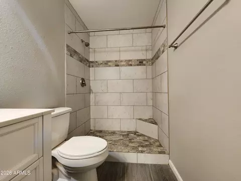 Bath - 1116 E Redfield Rd, Tempe, AZ 85283 photo 2 of 4