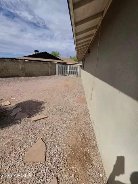 Exterior - 1116 E Redfield Rd, Tempe, AZ 85283 photo 6 of 7
