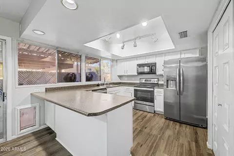 Kitchen - 1620 E Donner Dr, Tempe, AZ 85282 photo 1 of 4