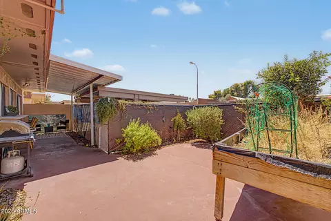 Exterior - 1620 E Donner Dr, Tempe, AZ 85282 photo 10 of 17