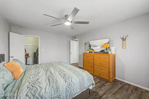 Bedroom - 1620 E Donner Dr, Tempe, AZ 85282 photo 3 of 4