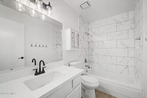 Bath - 9405 S 45th Pl, Phoenix, AZ 85044 photo 2 of 2