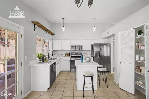 Kitchen - 9405 S 45th Pl, Phoenix, AZ 85044 photo 2 of 4