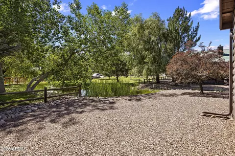 Exterior - 2335 Buffalo Loop N, Overgaard, AZ 85933 photo 13 of 15