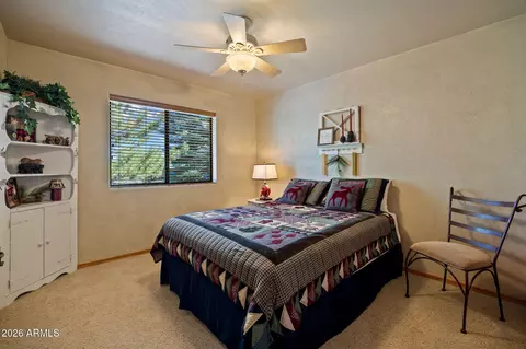 Bedroom - 2335 Buffalo Loop N, Overgaard, AZ 85933 photo 3 of 5