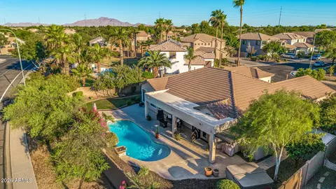 View/Area - 1748 E Iris Dr, Chandler, AZ 85286 photo 8 of 12