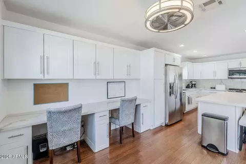 Kitchen - 4402 E Montecito Ave, Phoenix, AZ 85018 photo 6 of 6