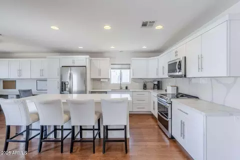 Kitchen - 4402 E Montecito Ave, Phoenix, AZ 85018 photo 1 of 6