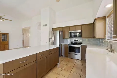 Kitchen - 6031 E Scafell Cir, Mesa, AZ 85215 photo 3 of 5