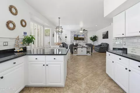 13 W Silverwood Dr, Phoenix, AZ 85045