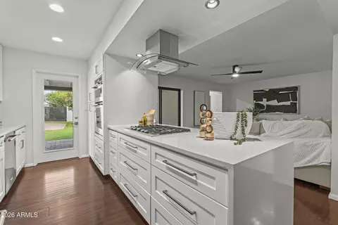 Kitchen - 115 Encanto Dr, Tempe, AZ 85281 photo 5 of 6