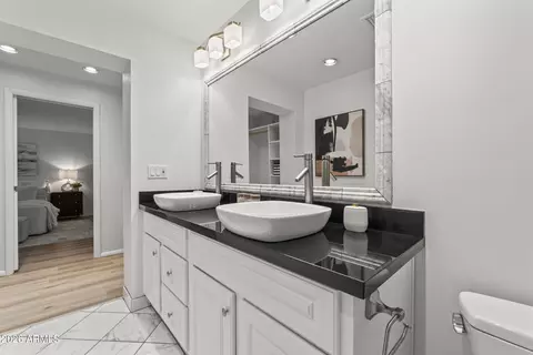 Bath - 115 Encanto Dr, Tempe, AZ 85281 photo 3 of 7
