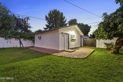Exterior - 115 Encanto Dr, Tempe, AZ 85281 photo 11 of 16