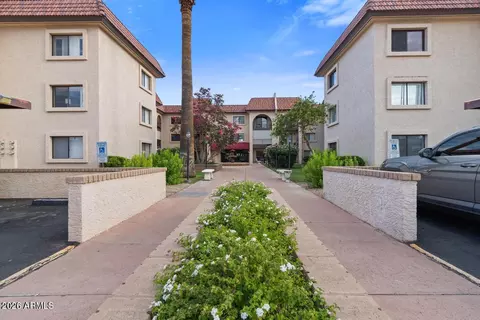Exterior - 3033 E Devonshire Ave #1016, Phoenix, AZ 85016 photo 1 of 4