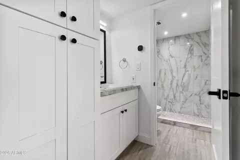 Bath - 3033 E Devonshire Ave #1016, Phoenix, AZ 85016 photo 1 of 3