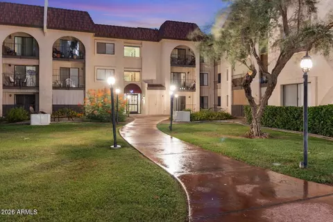 Exterior - 3033 E Devonshire Ave #1016, Phoenix, AZ 85016 photo 3 of 4