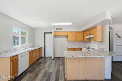 Kitchen - 2585 E Harrison Ct, Gilbert, AZ 85295 photo 1 of 2