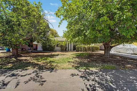 2210 W Meadow Dr, Phoenix, AZ 85023