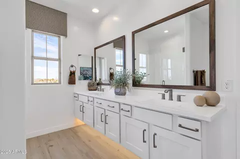 Bath - 3537 E Roland St, Mesa, AZ 85213 photo 3 of 5