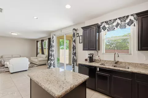 Kitchen - 119 E Chelsea Ln, Gilbert, AZ 85295 photo 4 of 5