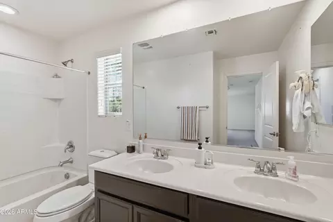 Bath - 119 E Chelsea Ln, Gilbert, AZ 85295 photo 3 of 3