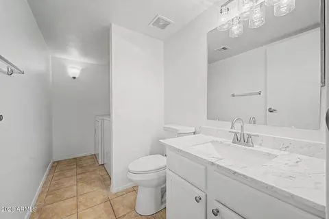 Bath - 3511 E Baseline Rd #1083, Phoenix, AZ 85042 photo 1 of 3