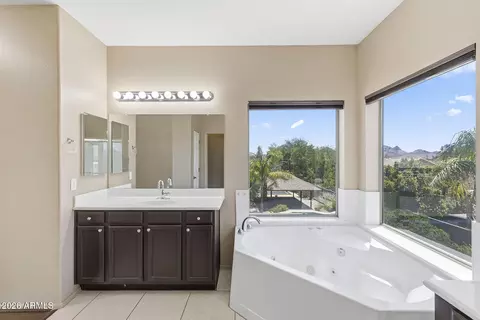 Bath - 2437 E Grovers Ave, Phoenix, AZ 85032 photo 5 of 6