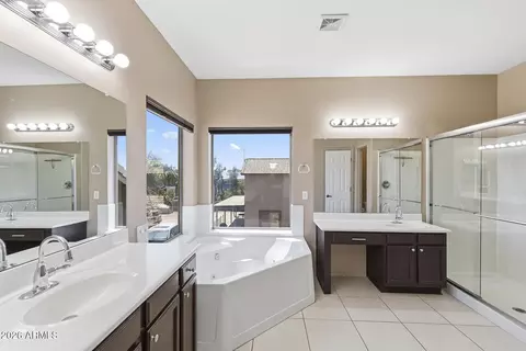 Bath - 2437 E Grovers Ave, Phoenix, AZ 85032 photo 4 of 6