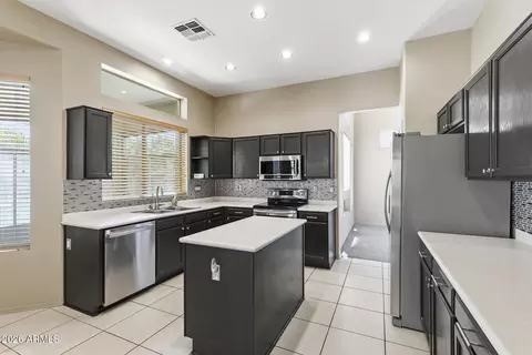 Kitchen - 2437 E Grovers Ave, Phoenix, AZ 85032 photo 6 of 8