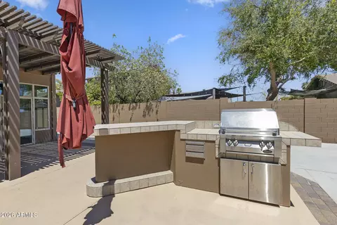 Exterior - 2437 E Grovers Ave, Phoenix, AZ 85032 photo 12 of 33