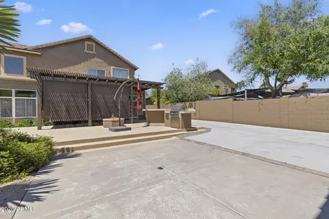 Exterior - 2437 E Grovers Ave, Phoenix, AZ 85032 photo 14 of 33