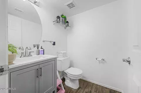 Bath - 2115 E Cielo Grande Ave, Phoenix, AZ 85024 photo 1 of 3