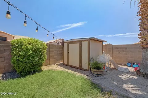 Exterior - 2115 E Cielo Grande Ave, Phoenix, AZ 85024 photo 8 of 9