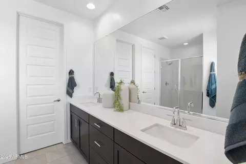 Bath - 8340 E Petra Ave, Mesa, AZ 85212 photo 5 of 7