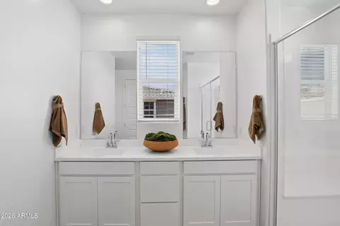 Bath - 8346 E Petra Ave, Mesa, AZ 85212 photo 2 of 4
