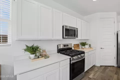 Kitchen - 8346 E Petra Ave, Mesa, AZ 85212 photo 5 of 8