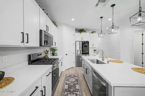 Kitchen - 11236 E Upton Ave, Mesa, AZ 85212 photo 4 of 4