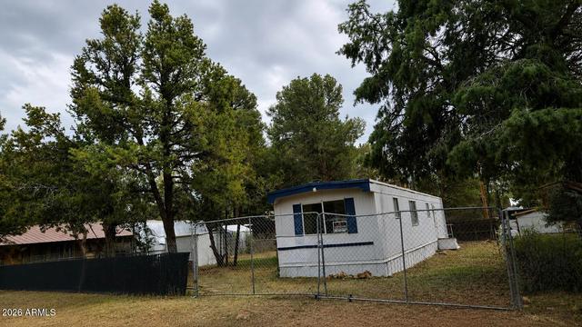 2061 Pine Lake Dr, Overgaard, AZ 85933