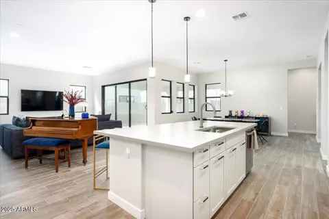 Other - 917 E Buist Ave, Phoenix, AZ 85042 photo 1 of 7