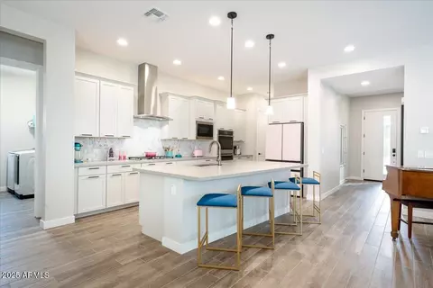 Kitchen - 917 E Buist Ave, Phoenix, AZ 85042 photo 2 of 4