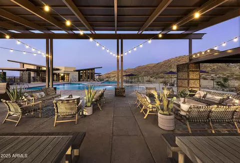 View/Area - 917 E Buist Ave, Phoenix, AZ 85042 photo 2 of 8