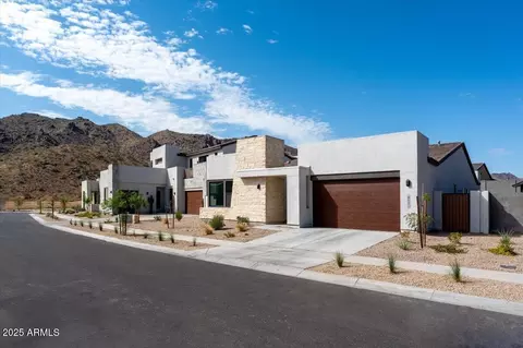 Exterior - 917 E Buist Ave, Phoenix, AZ 85042 photo 2 of 6