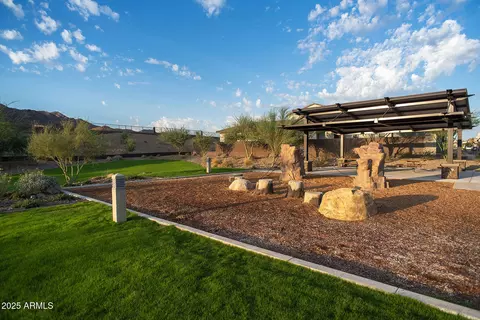 Exterior - 917 E Buist Ave, Phoenix, AZ 85042 photo 4 of 6