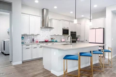 Kitchen - 917 E Buist Ave, Phoenix, AZ 85042 photo 1 of 4