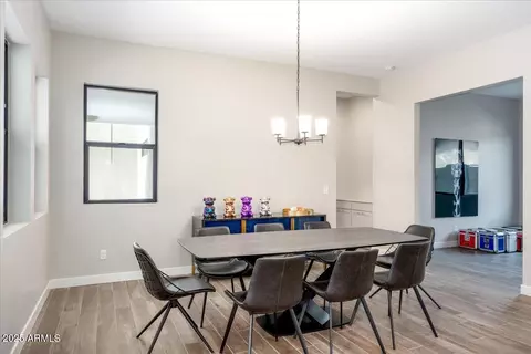 Dining - 917 E Buist Ave, Phoenix, AZ 85042 photo 2 of 2