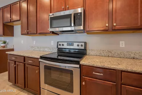 Kitchen - 952 S Olympic Dr, Gilbert, AZ 85296 photo 2 of 3