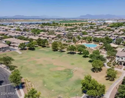 View/Area - 952 S Olympic Dr, Gilbert, AZ 85296 photo 2 of 3