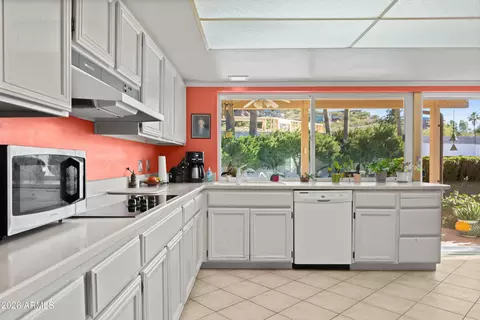 Kitchen - 4721 E Rancho Dr, Phoenix, AZ 85018 photo 1 of 1